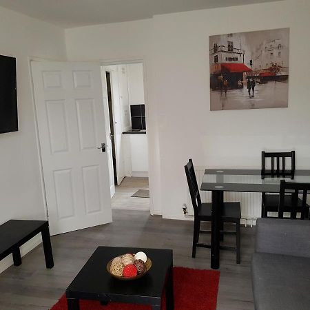 Barnfield Place Edgware Luaran gambar