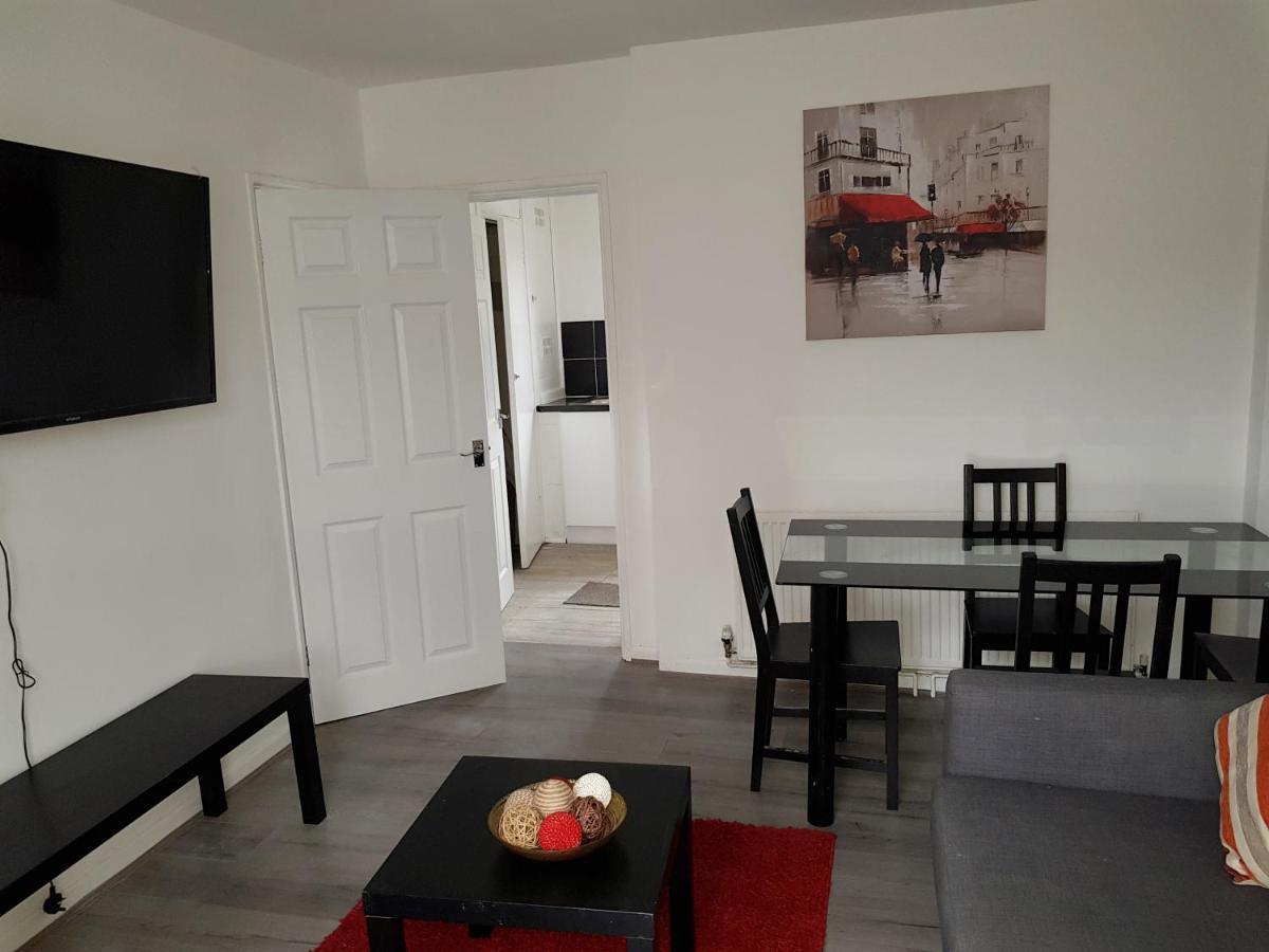 Barnfield Place Edgware Luaran gambar