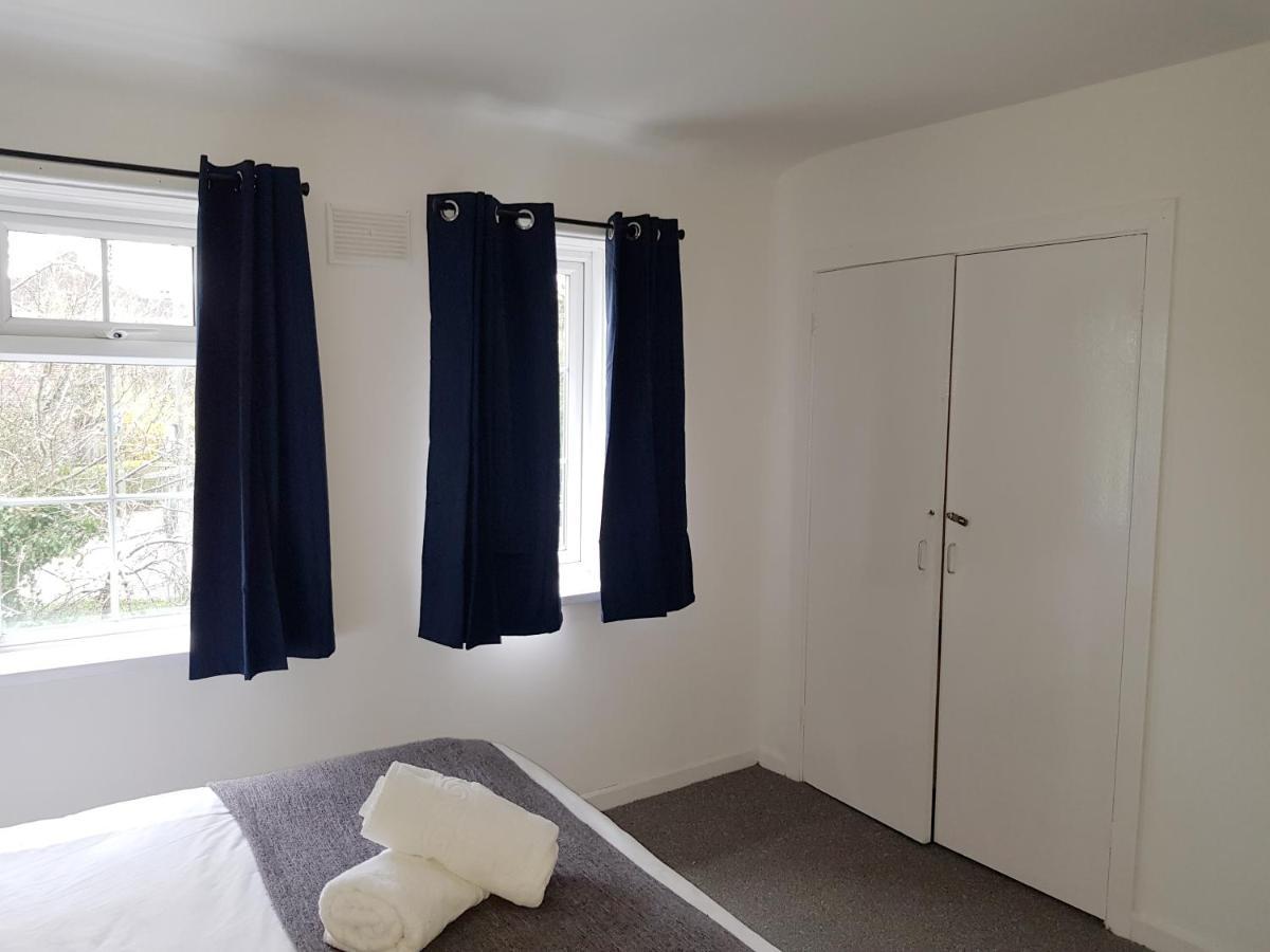 Barnfield Place Edgware Luaran gambar