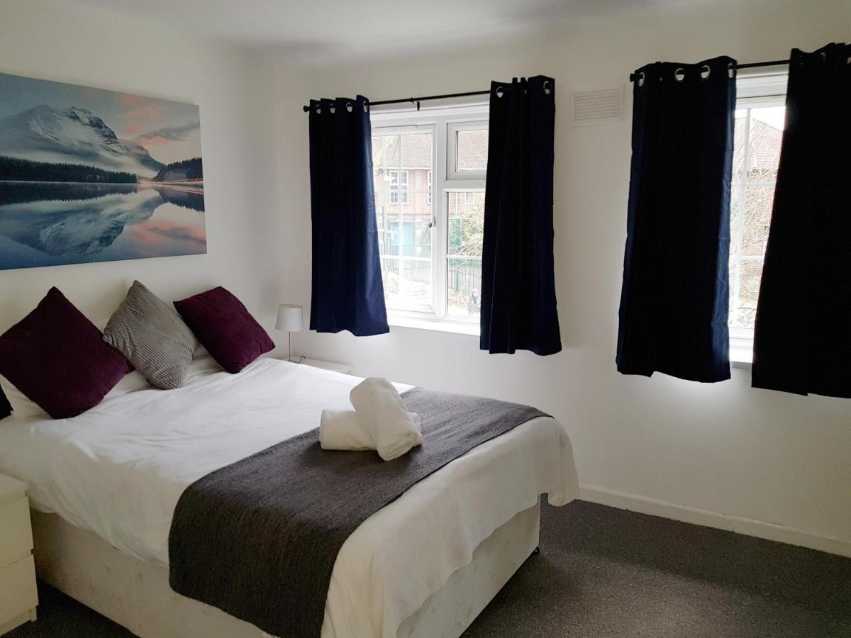 Barnfield Place Edgware Luaran gambar