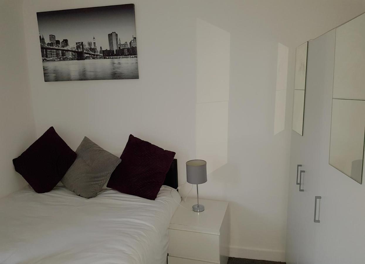 Barnfield Place Edgware Luaran gambar